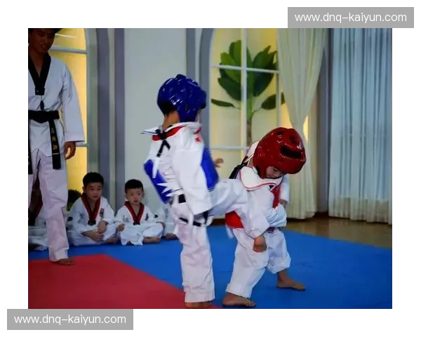 跆拳道移动端——随时随地,开启你的黑带之路 跆拳道移动端——随时随地,开启你的黑带之路